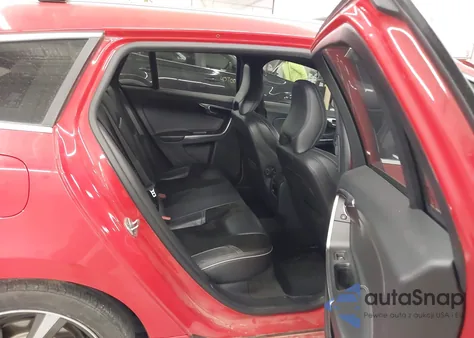 2015 Volvo V60 T6 R-Design Platinum из США, поврежденный, VIN YV1902SH9F1209000